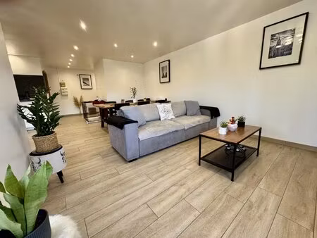 nice costiere. superbe 4 pièces rénové + cellier + parking