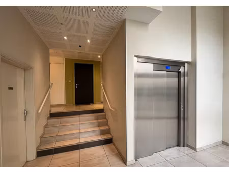 t2 / 40m² / la défense (rer a)