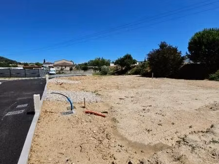 terrain 238 m² meyreuil