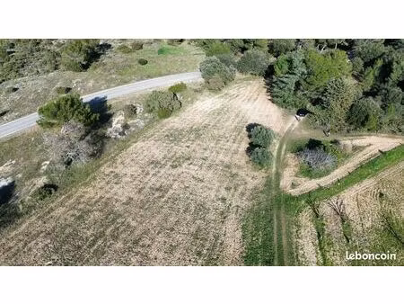 terrain 5847 m² vernègues
