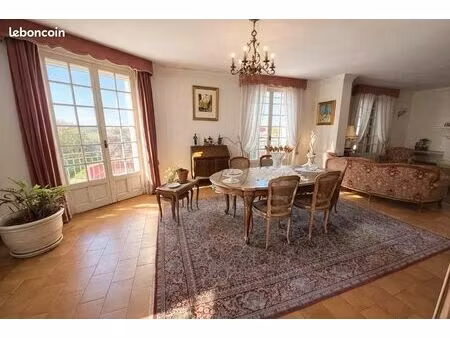 appartement 4 pièces 250 m²