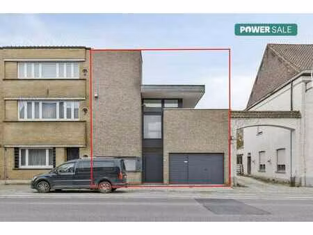 espace de pratique avec bureau à bissegem