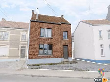 maison 3 façades avec annexe polyvalente  jardin et terrasse