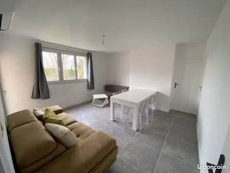 appartement uzes centre 64m2