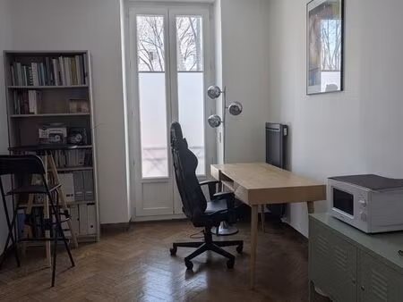 local/bureau/atelier/cabinet marseille 8