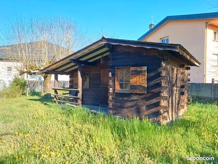 petit chalet en madrier 25m2 avec terrasse