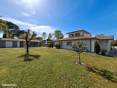 maison 9 pièces 209 m²