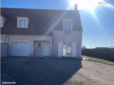 jolie maison 4 chambres + bureau  cour  jardin