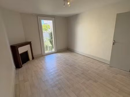 appartement f2 – 35 m² – courpière