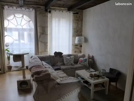 appartement dans maison de village