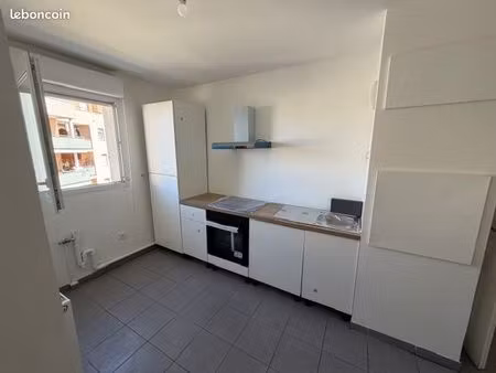 un appartement t2 avec garage à décines centre