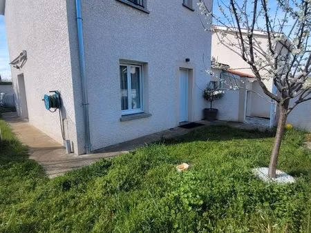 maison récente 2019 – 4 chambres – garage 20 m² – terrain 300 m² – ternay