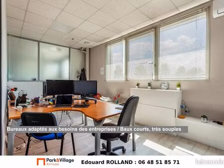 bureau en location / bureau à louer de 15 m² / 211 euros sur site avec vidéosurveillance