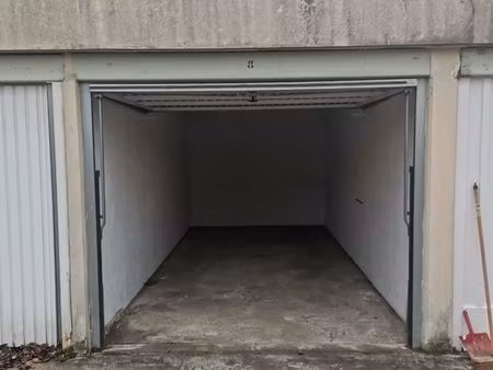 garage a louer vaulx-en-velin village