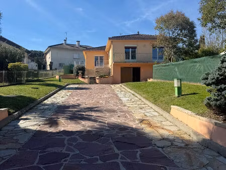 rare à ramonville -maison 4 chambres avec grand garage   dépendances et véranda