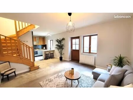 maison/appartement duplex 60 m² – collonges-au-mont-d’or – gare à pied – 12 min lyon perra