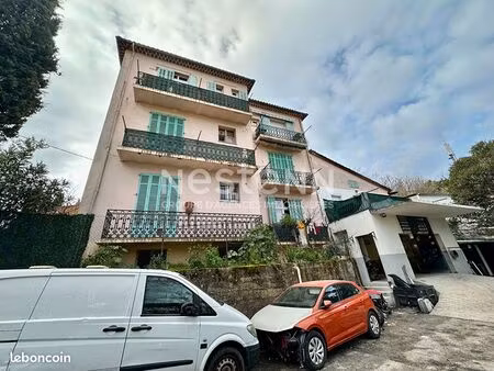 immeuble 12 pièces 614 m²