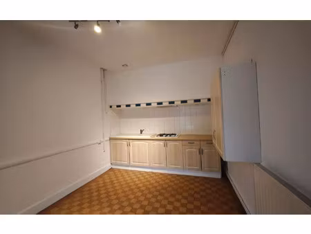 location maison  m² t-3 à saint-amans-soult  580 €