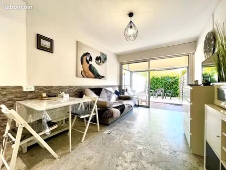 location studio meublé + véranda et terrasse