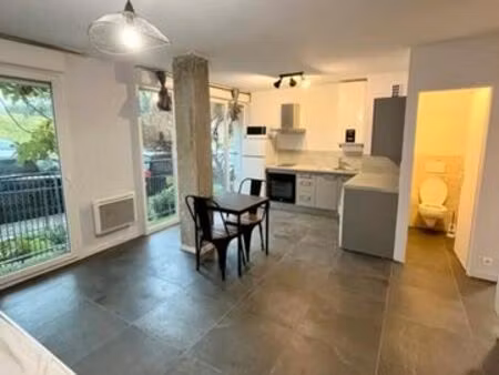 location appartement 27m2 + parking + cave  800ecc