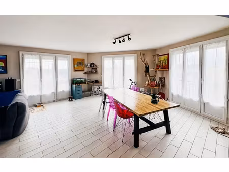 location appartement  85.79 m² t-3 à saint-pierre-des-corps  800 €