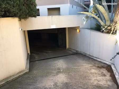 garage / box fermé à louer