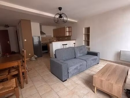 location d un appartement 3 pièces meublé