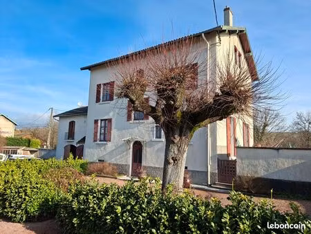 a vendre régnié durette - tènement immobilier complet comprenant maison  immeuble  cuvage 