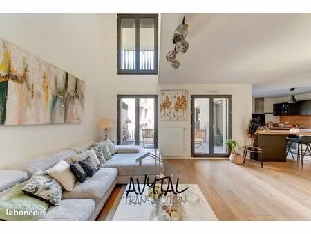 girondins: duplex rempli de charme/parfait etat/calme/balcon/parking