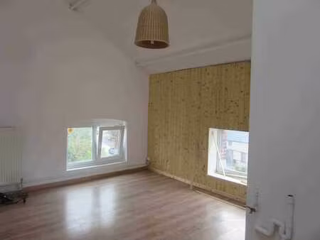 lumineux et sous toiture