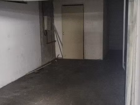 box fermé à vendre – paris 12e (bercy)