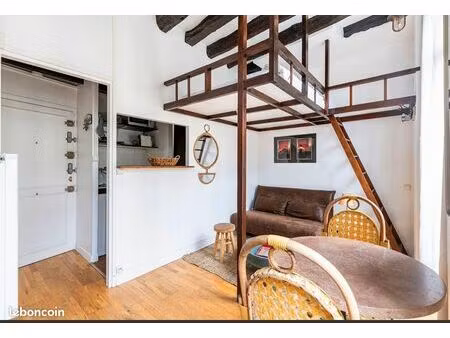 studio à côté de notre-dame