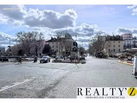 local commercial 90 m²