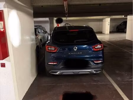 parking intérieur surveillée beaubourg