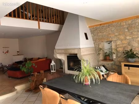 maison en pierres 225 m²