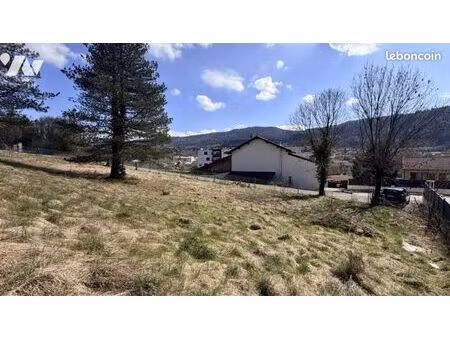 terrain 870 m² martignat
