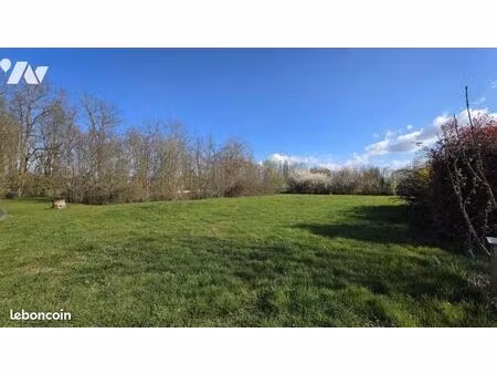 terrain 2031 m² marlieux
