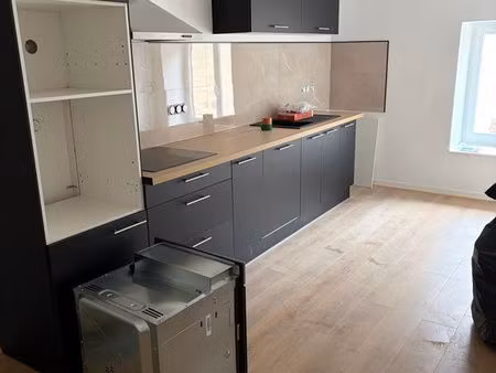 t4 duplex entièrement rénové – 3 chambres – centre tossiat