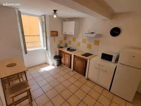 studio meublé de 27 m² à louer à camps-la-source