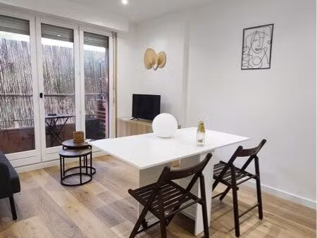 studio 18 m2 avec balcon - quartier preconil