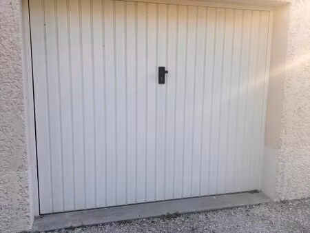 garage 15 m² six fours les plages