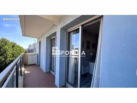 appartement t3 traversant - centre ville - residence securisee avec ascenseur - cavalaire 