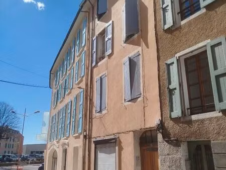 11 appartements + local commercial