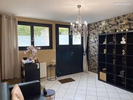 cabinet/ bureau/ institut