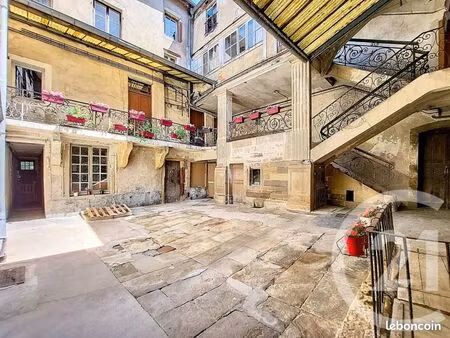 maison 30 pièces 526 m²