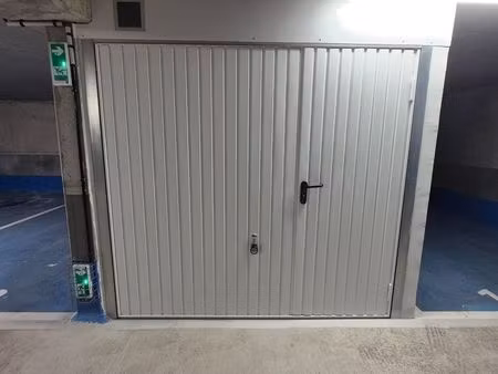 suresnes - boxs fermés neufs avec portillon – sécurisé – proche la défense