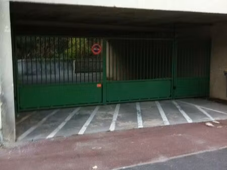 garage / box fermé sécurisé 13 m² – étampes 91150 – résidence avec bip
