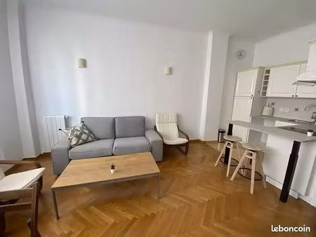 appartement 2 pièces lumineux et entièrement rénové - 37m² avec dressing - chaville