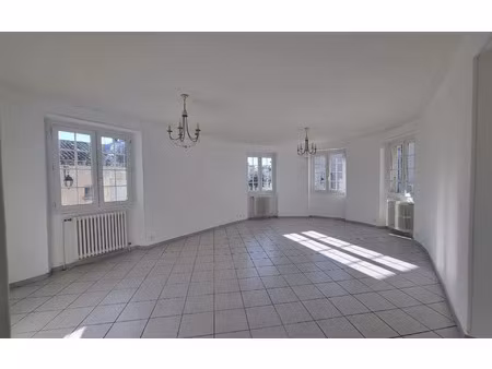 location appartement  m² t-3 à bourg-saint-andéol  750 €