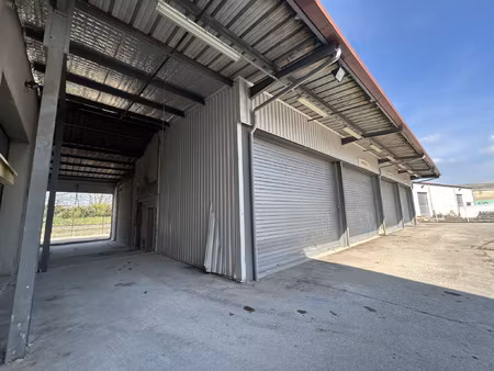 local professionnel pour activité artisanale - 380 m2 - empl